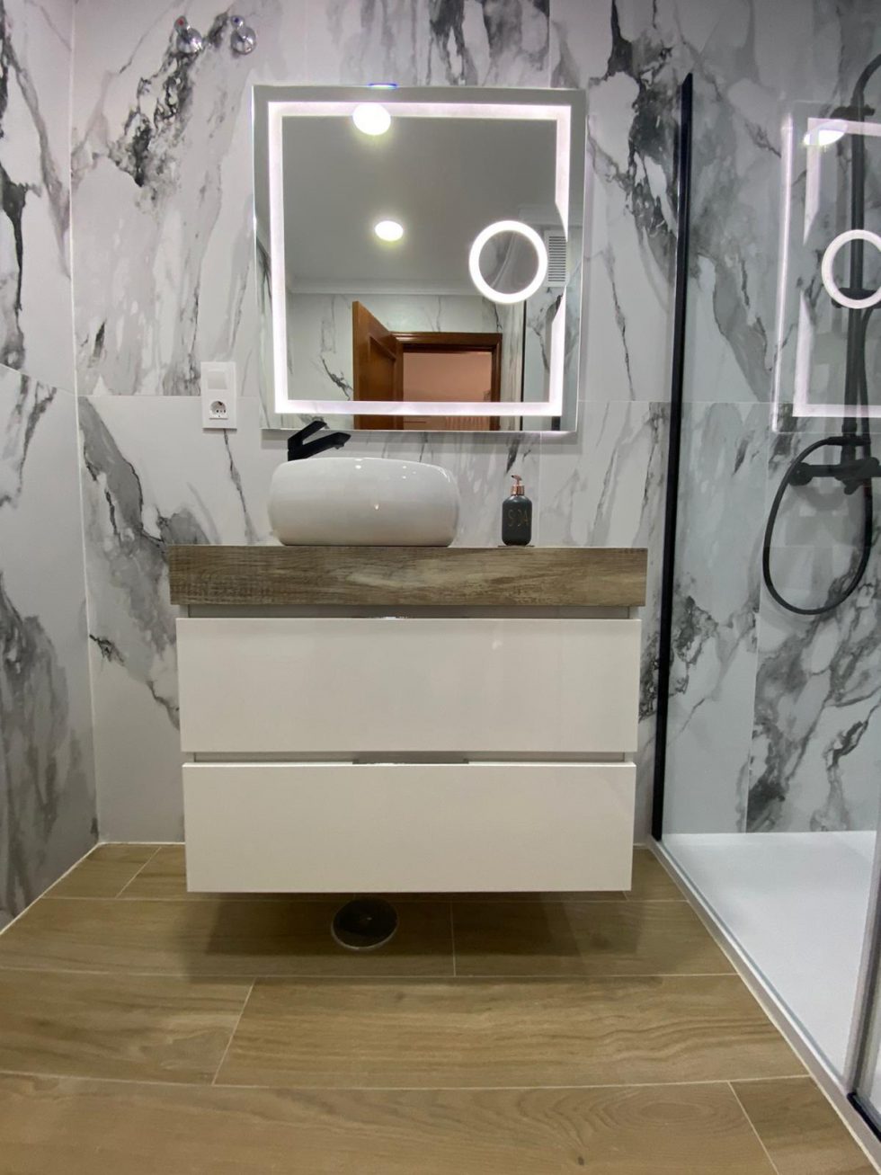 Convierte tu baño antiguo en un espacio totalmente nuevo y moderno | MB